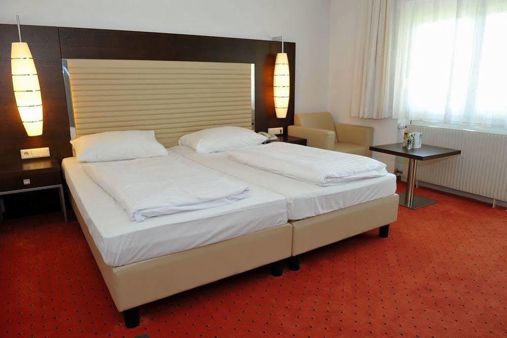 Hotel Plattenwirt Klagenfurt am Woerthersee Exterior photo